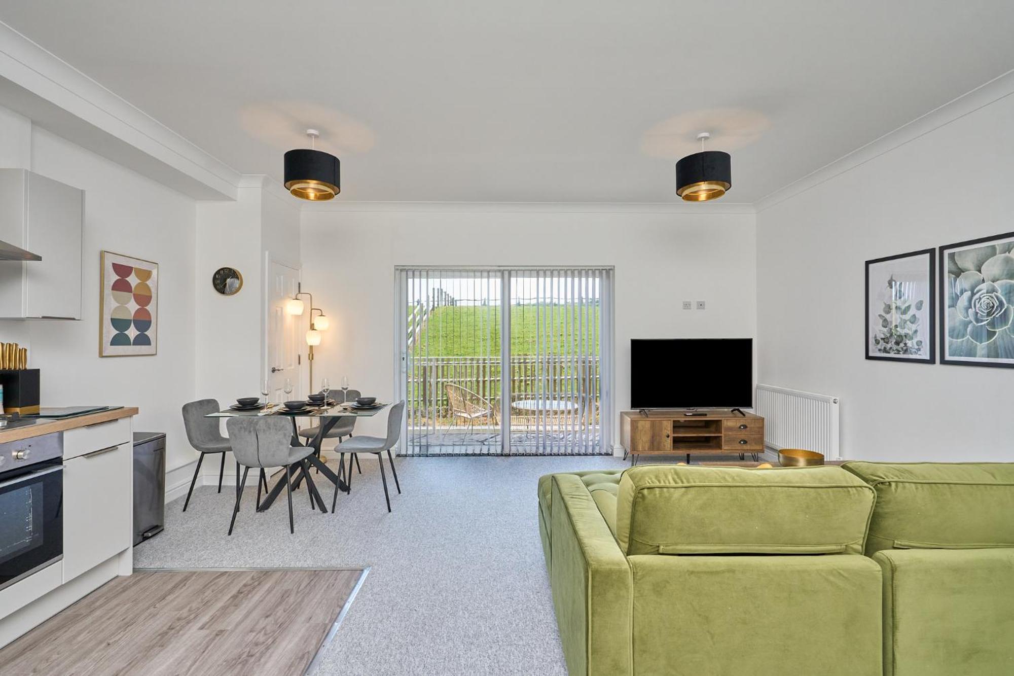 Spacious 1 Bed Apt - Stunning Views & Private Parking - 5 Mins To Beach - Dog Friendly - Close To Ventnor, Shanklin & Sandown - Ideal For Friends, Families & Business Travellers - Sleeps Up To 4 Guests - Managed By "Greenstay Serviced Accommodation" Bonchurch Exterior foto